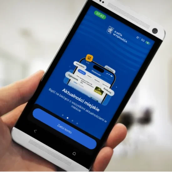 Telefon z aplikacją Karty Wyspiarza