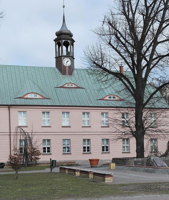 Dawny ratusz przy placu Rybaka, siedziba Muzeum Rybołówstwa Morskiego.